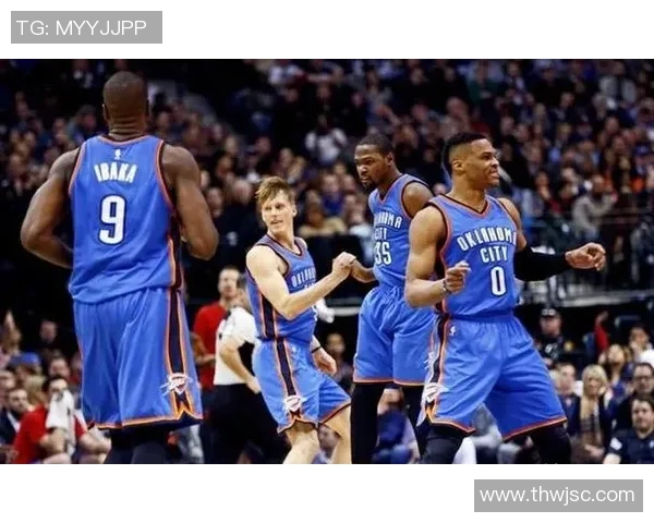 2015季后赛勇士与雷霆的激烈对决与历史性时刻回顾